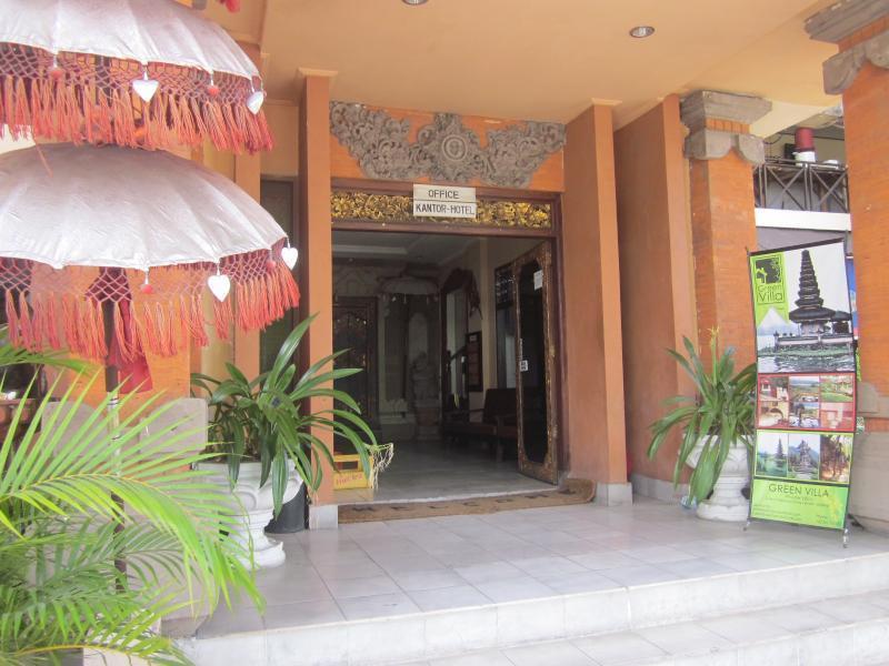 Oyo 3244 Grand Chandra Hotel Denpasar Esterno foto